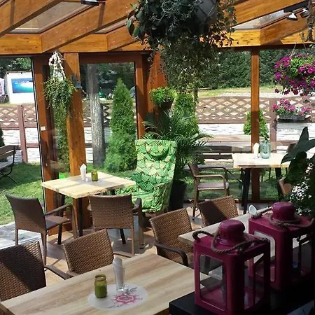 モーテル Tawerna Rataje Goscinne