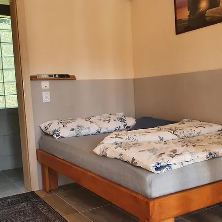 Tawerna Rataje Goscinne モーテル Chodzież