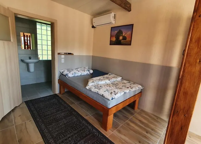 Tawerna Rataje Goscinne Motel *